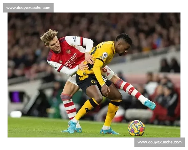 狼队主场迎战阿森纳 两队激战引发英超争夺战新高潮